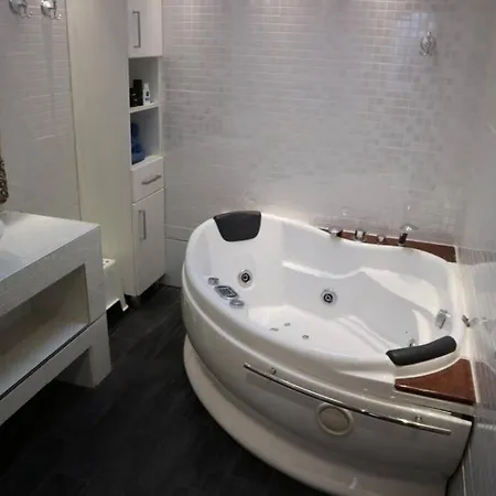 House 74, Luxury Ir Sauna *