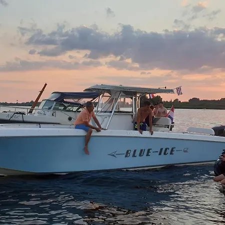 Prázdninový dům House 74, Luxury Ir Sauna