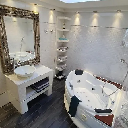 House 74, Luxury Ir Sauna *