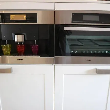 House 74, Luxury Ir Sauna Warmond