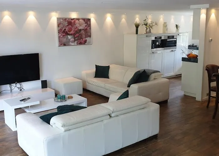 House 74, Luxury Ir Sauna Дом отдыха Warmond