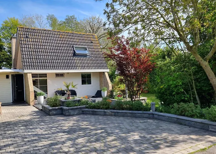 House 74, Luxury Ir Sauna Дом отдыха Warmond