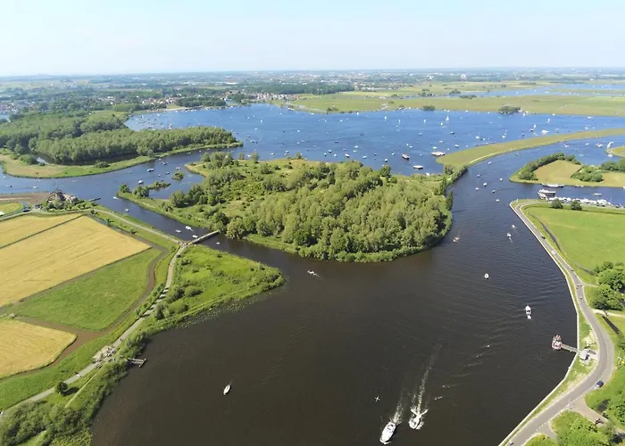 House 74, Luxury Ir Sauna Дом отдыха Warmond